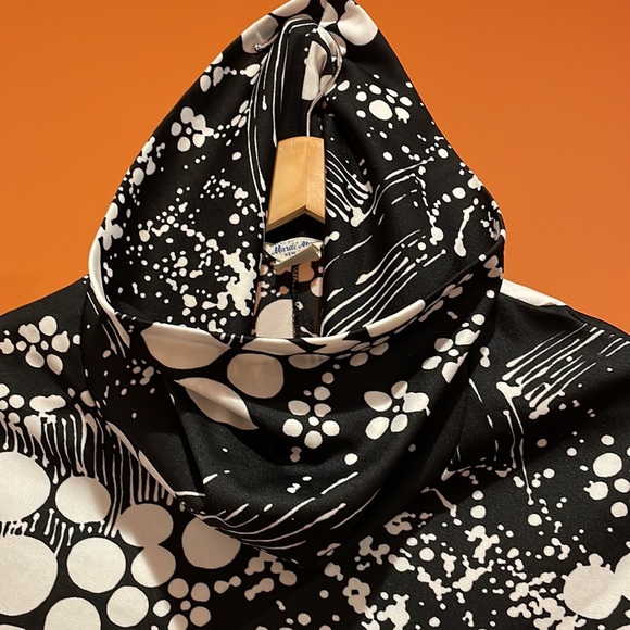 Vintage "Jil Sander"-esque cowl neck 70s Stunning black and white tank - Picture 1 of 7